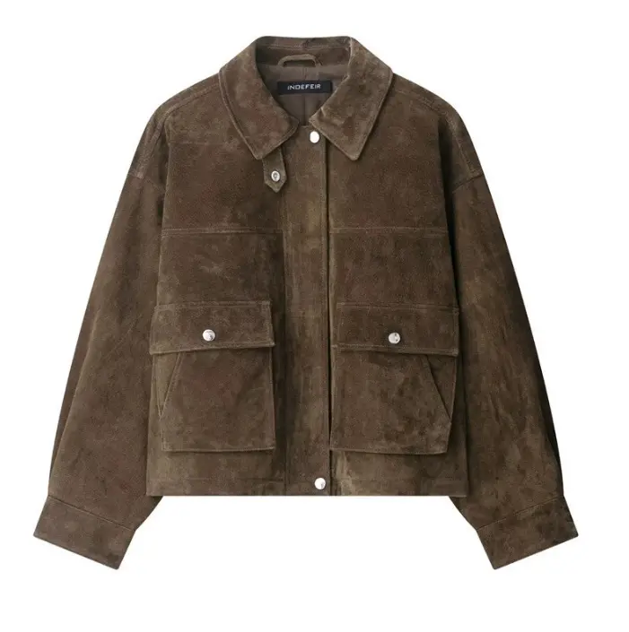 Damen 100+ kurze Veloursleder‑Blousonjacke mit Pattentaschen und Druckknopfverschluss Drune