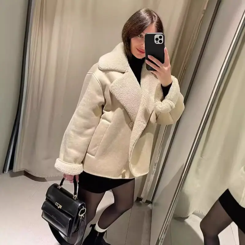 Damen Boxy-Jacke aus Faux-Shearling mit großem Teddykragen und Eingrifftaschen Drune