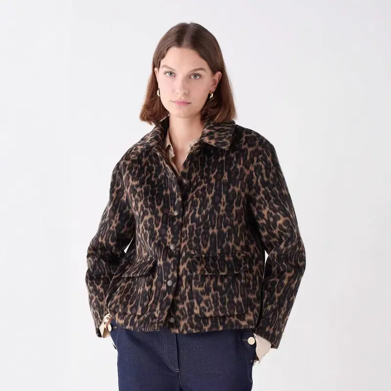 Damen Boxy‑Kurzjacke mit Leopardenmuster, Hemdkragen und aufgesetzten Pattentaschen Drune