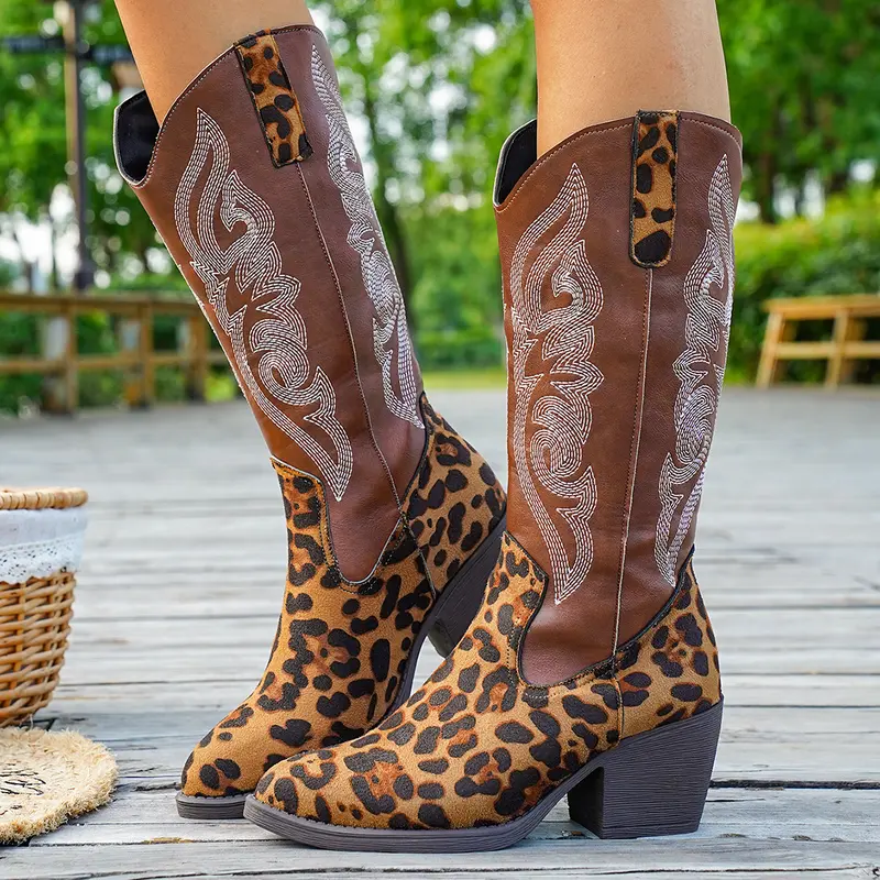 Damen Cowboystiefel im Western‑Look mit Leopardenmuster, besticktem Schaft und konischem Blockabsatz Drune