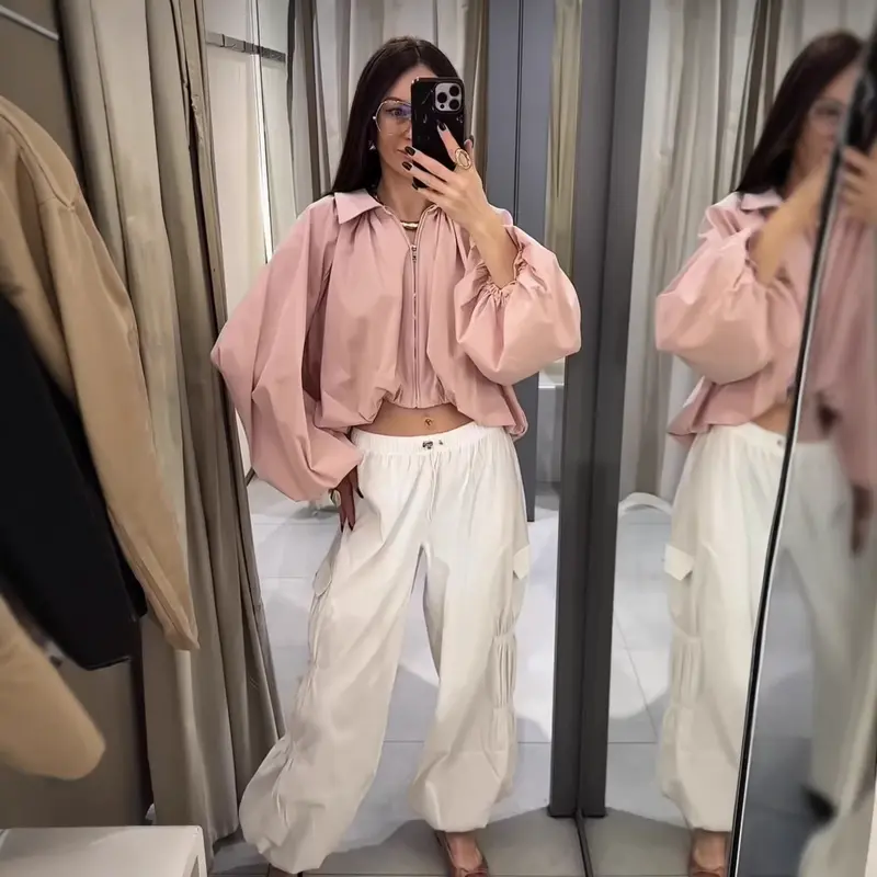 Damen Cropped-Blusenjacke mit Hemdkragen, geraffter Passe und weitem Volumenärmel Drune