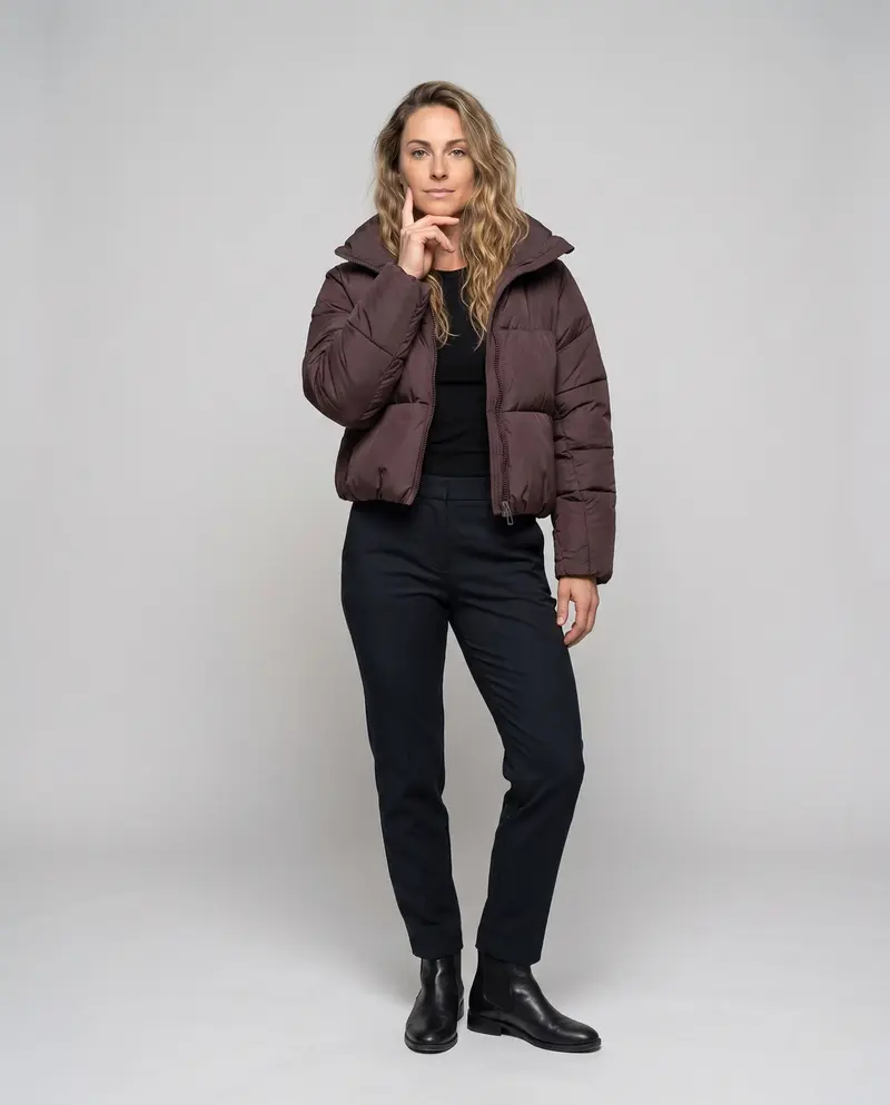 Damen cropped gesteppte Jacke mit übergroßer Kapuze, leichtem thermischem Futter und abgerundetem Saum