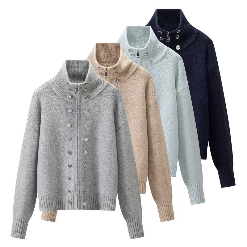 Damen Cropped Strickjacke mit hohem Stehkragen, Zierknopfleiste und Doppelreißverschluss Drune