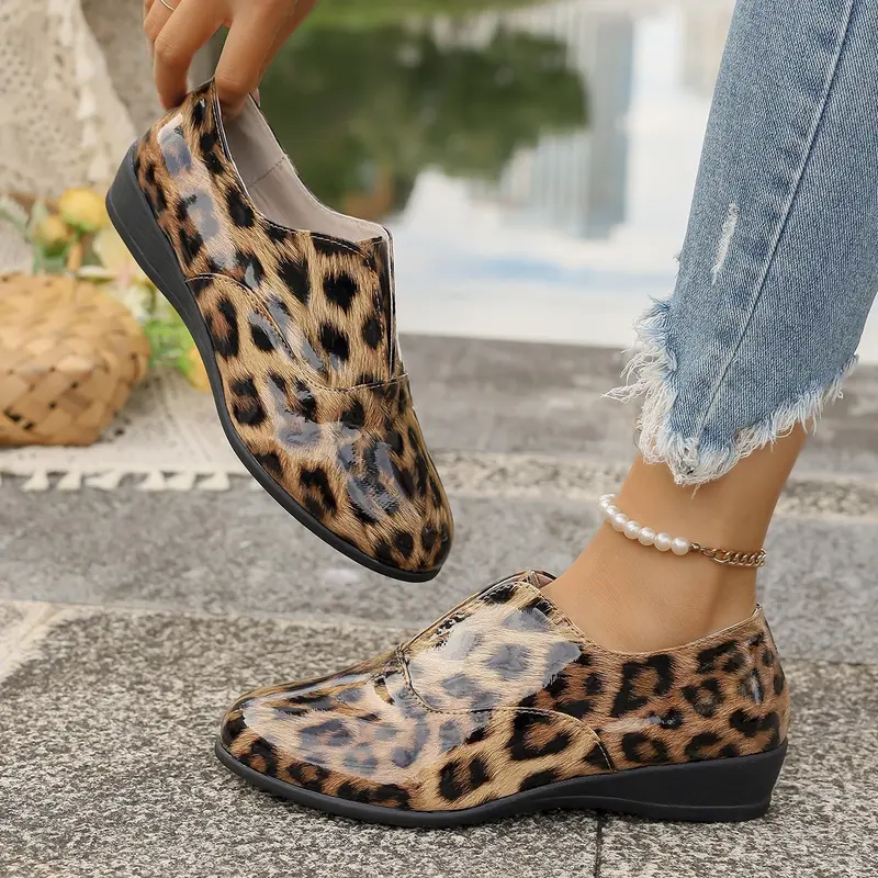 Damen Elegante Lack-Slip-On Loafer mit gepolstertem Komfortfußbett Drune