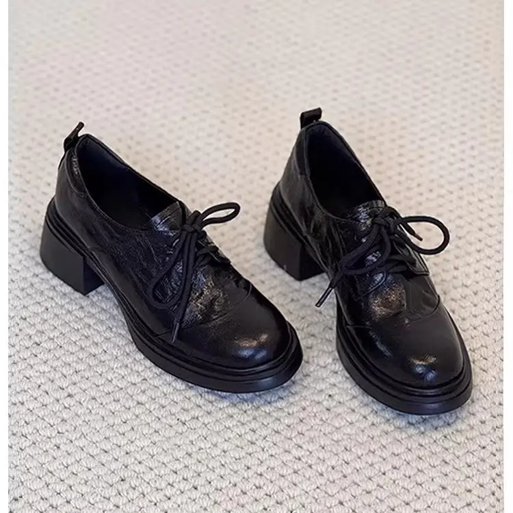 Damen Elegante Schnür‑Derby mit mittelhohem Blockabsatz und profilierter Plateau‑Sohle Drune