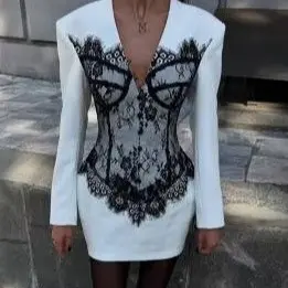 Damen Figurbetontes Minikleid mit Korsagen‑Optik und Spitzenapplikation Drune