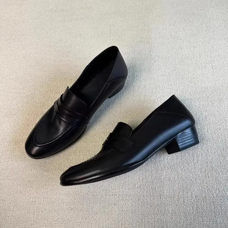 Damen Glattleder-Loafer mit niedrigem Blockabsatz und klassischem Penny-Steg Drune