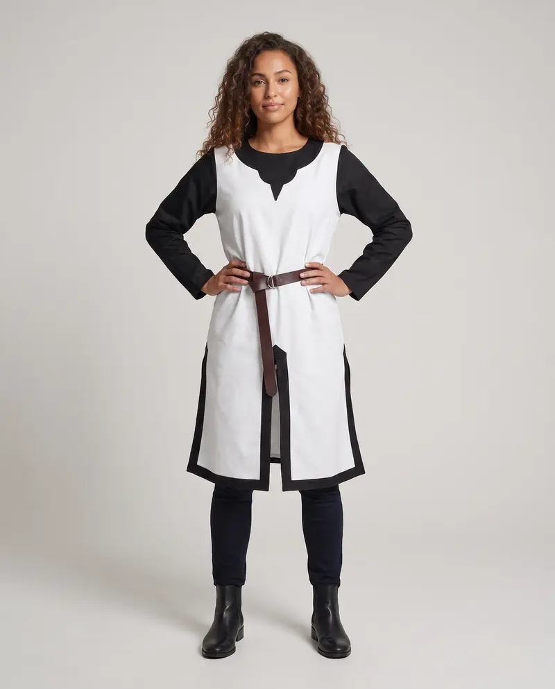 Damen historisches Mittelalterkleid mit verzierten Ärmeln und dekorativem Gürtel Drune
