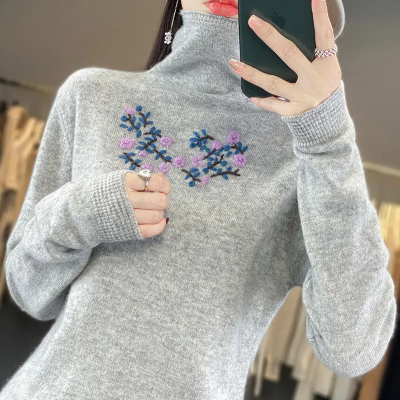 Damen Kaschmir‑Optik Rollkragenpullover mit zarter Blumenstickerei am Brustbereich Drune