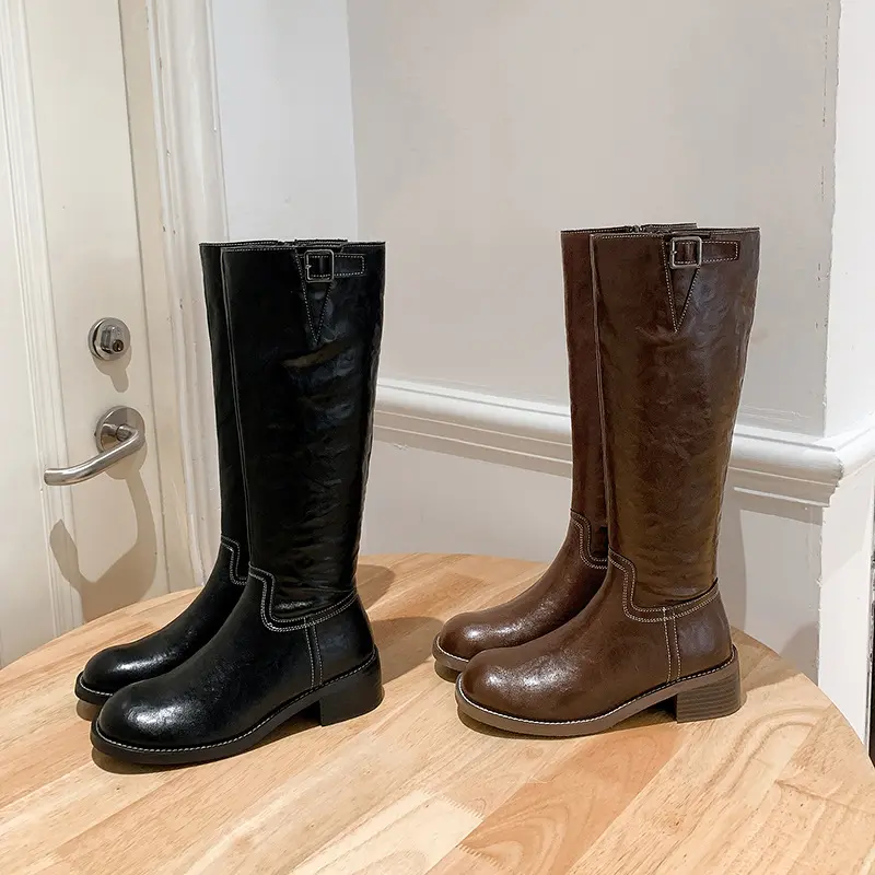 Damen kniehohe Lederstiefel mit Zierriegel, kontrastierender Naht und niedrigem Blockabsatz Drune