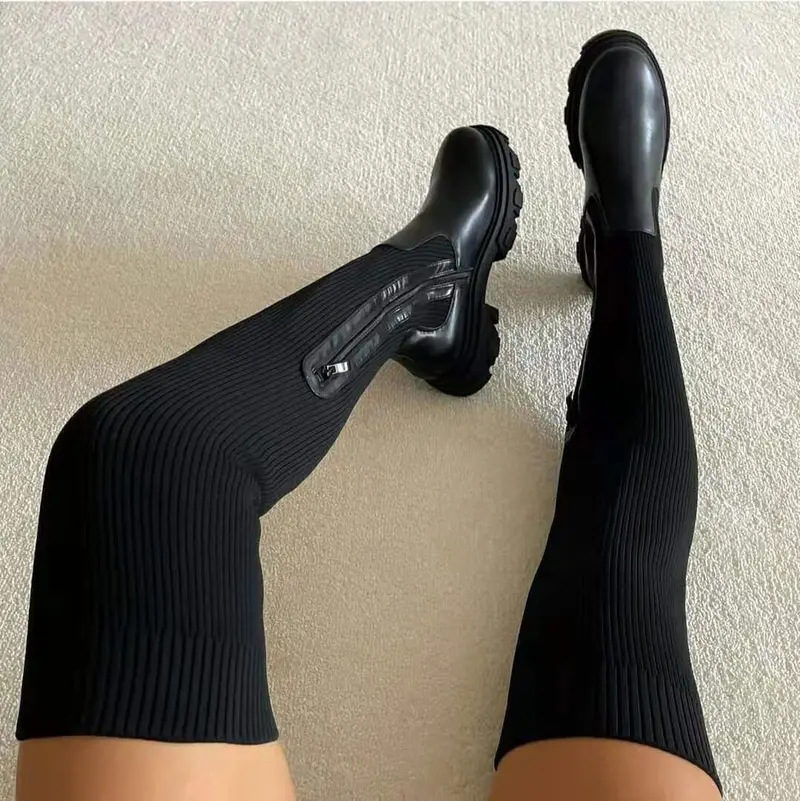 Damen Knielange Stretch-Sockboots mit geriffeltem Schaft, seitlichem Reißverschluss und massivem Lug-Sohlendesign Drune