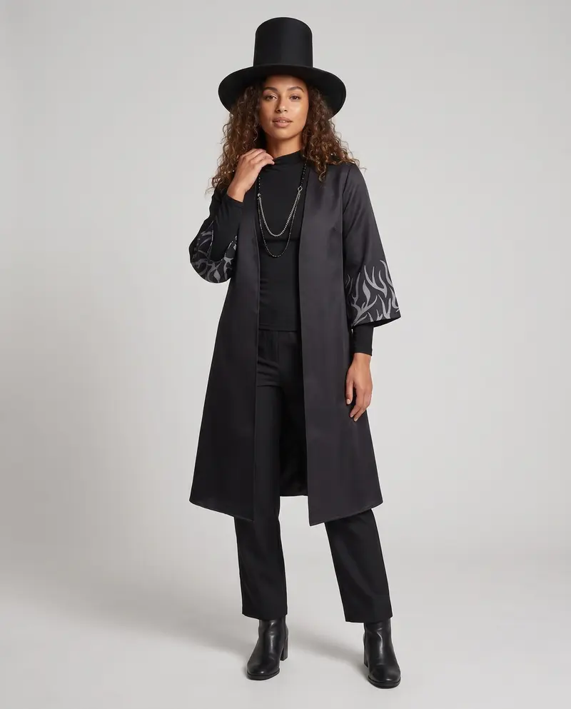Damen kostümset mit kunstvollem Umhang und stilvollen Accessoires Drune