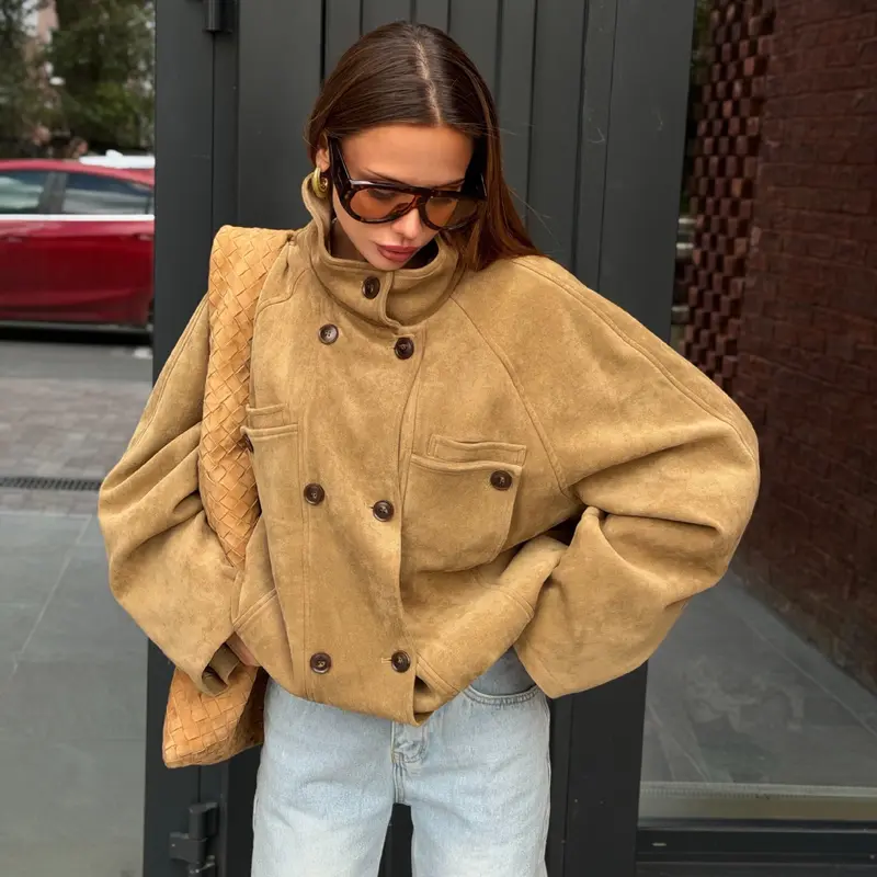 Damen Kurze doppeltreihige Veloursjacke mit Stehkragen, Ballonärmeln und aufgesetzten Taschen Drune