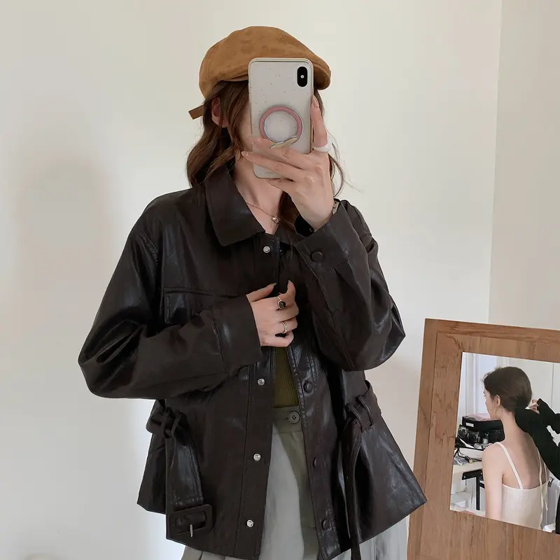 Damen Kurze Oversize-Lederjacke mit Taillenzug und Druckknopfleiste Drune