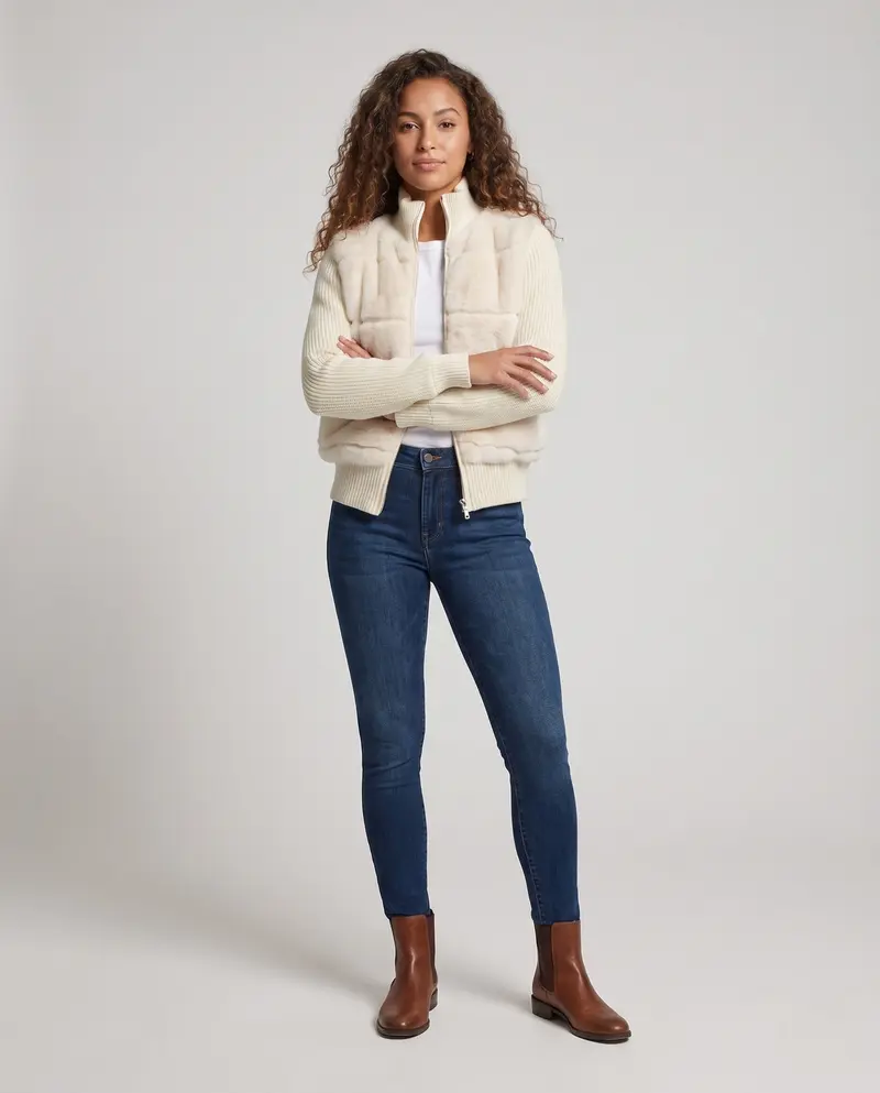 Damen kurzer Cardigan mit kontrastierendem Kunstfell vorne, Reißverschluss und hohem Stehkragen
