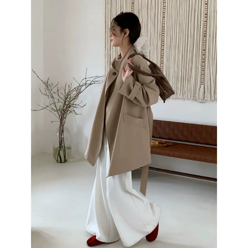 Damen Kurzer Oversize-Mantel mit Bindegürtel, breiten Pattentaschen und legerer Schulter Drune