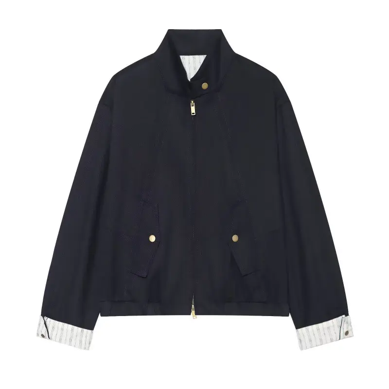 Damen Kurzes Blousonjacke im Clean‑Look mit Stehkragen, goldfarbenen Beschlägen und kontrastierenden Manschetten Drune