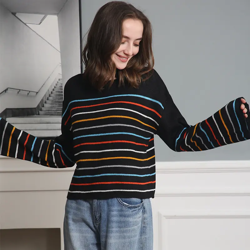 Damen Kurzgeschnittener Feinstrick-Pullover mit Rundhalsausschnitt, mehrfarbigen Horizontalstreifen und überschnittenen Schultern Drune