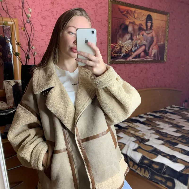 Damen Kurzjacke im Aviator-Look mit Teddyfutter, Kunstlederbesatz und asymmetrischem Reißverschluss Drune