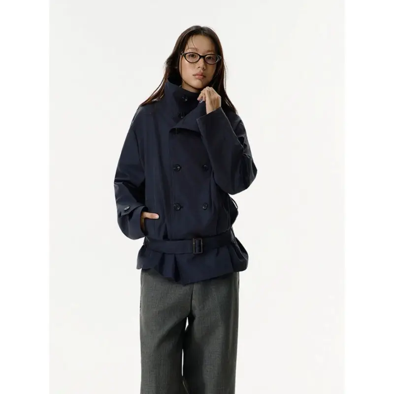 Damen Kurzjacke im Trenchstil mit doppeltreihiger Knopfleiste Taillengürtel und Stehkragen Drune