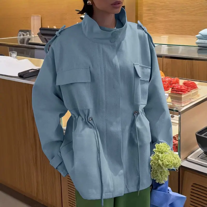 Damen Kurzparka mit hohem Stehkragen, Tunnelzug und Mehrfachtaschen Drune