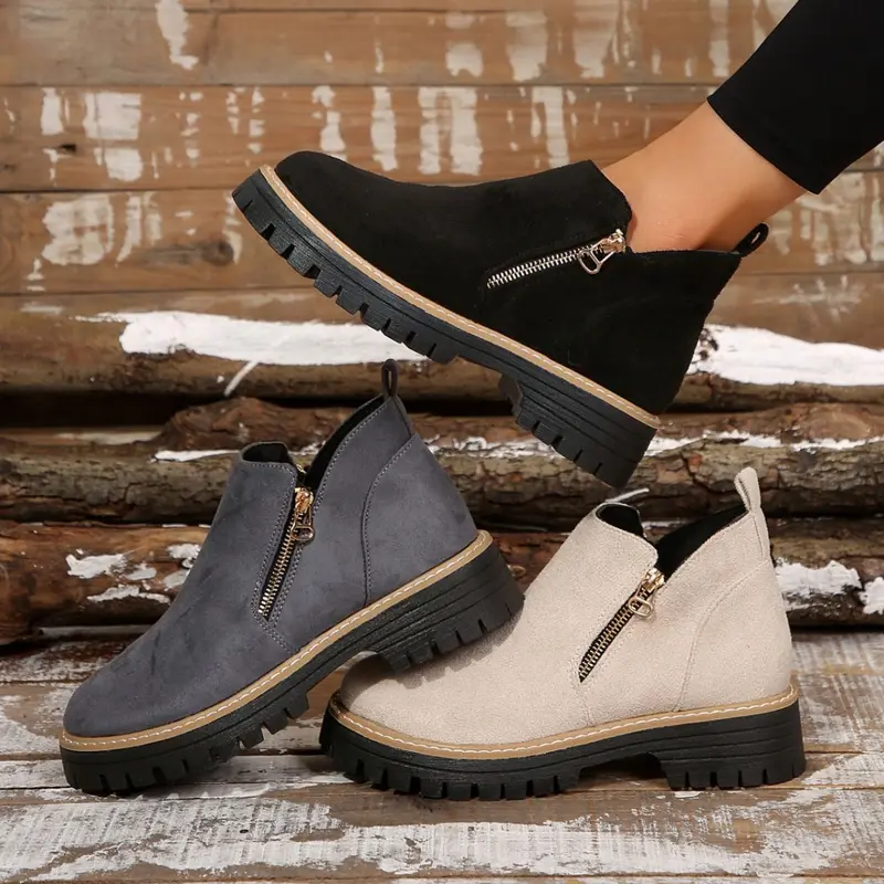 Damen Kurzschaft‑Stiefelette aus Veloursleder mit seitlichem Zipper und markanter Lug‑Sohle Drune
