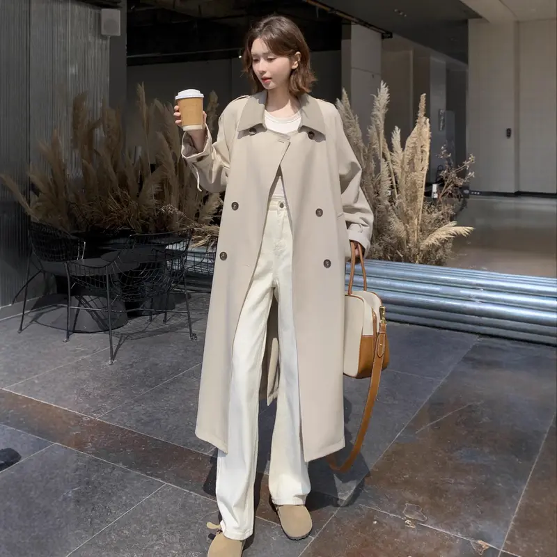 Damen Lang geschnittener minimalistischer Trenchcoat mit weichem Fall, überschnittenen Schultern und verstellbaren Ärmelriemen Drune