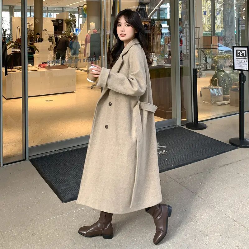 Damen Lang geschnittener Wollmix-Trenchcoat mit Taillenband und kastiger Schulterpartie Drune