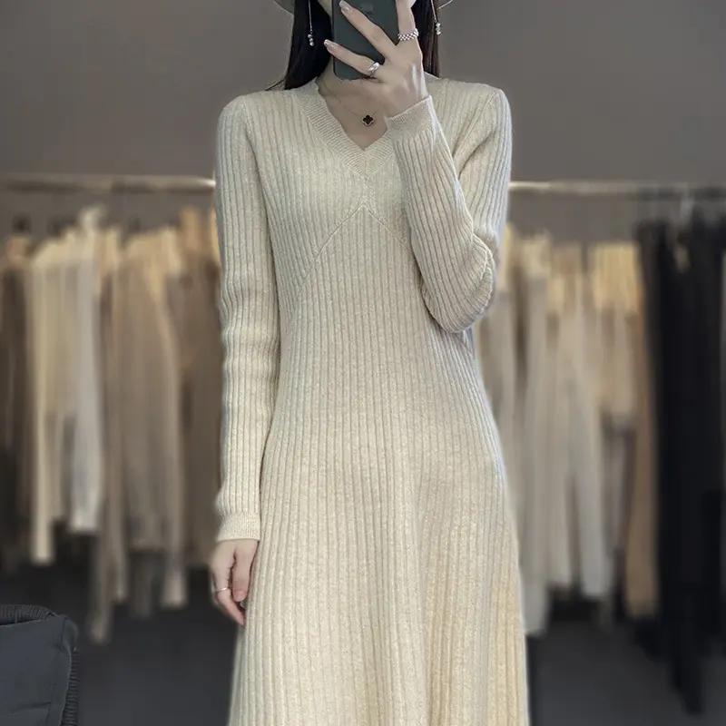 Damen Langes geripptes Strickmidikleid mit taillierter Silhouette und A‑Linien-Rock Drune