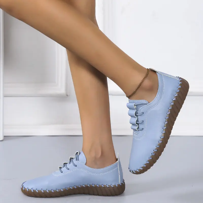 Damen Leichter Schnürschuh mit handgenähter Ziernaht und profilierter Gummisohle Drune