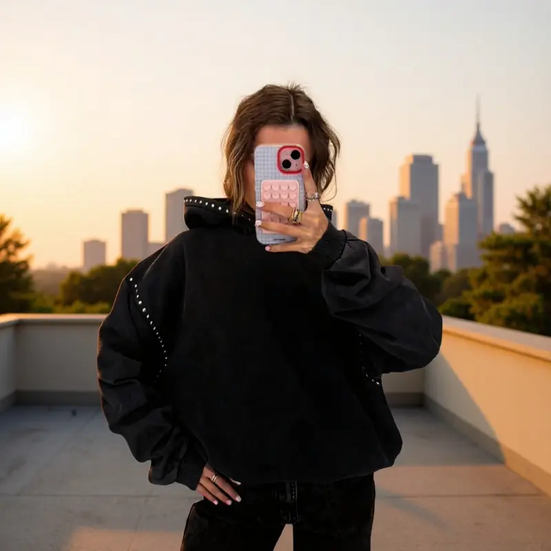 Damen Oversized Kapuzenpullover mit Nietenbesatz und Ballonärmeln Drune