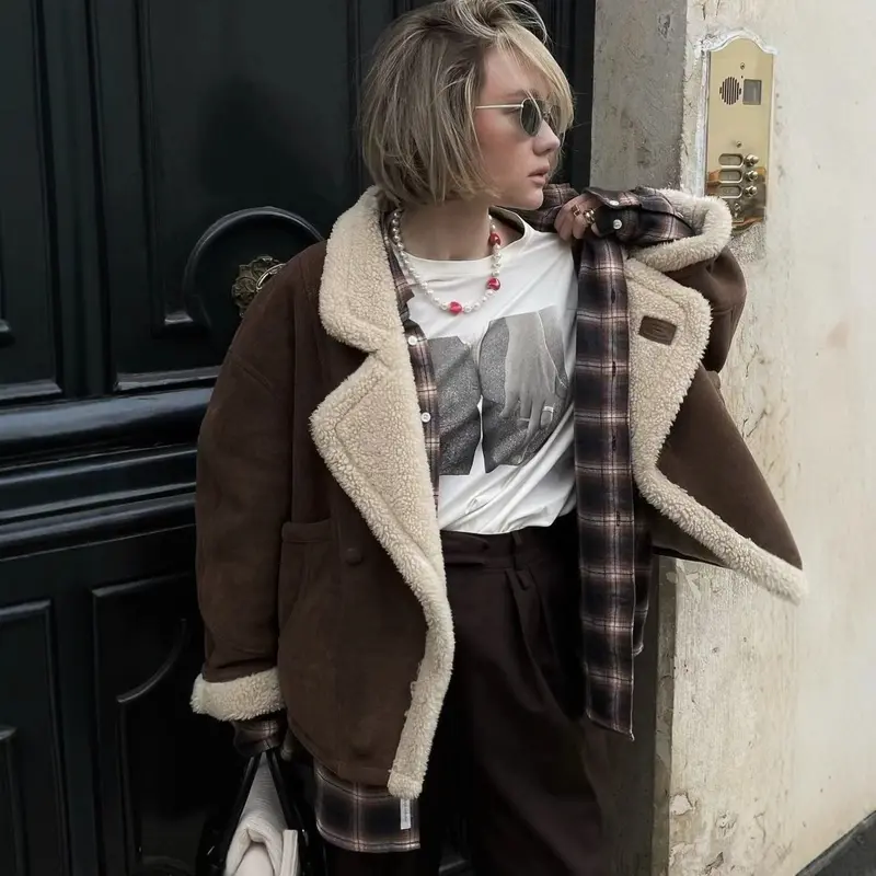 Damen Oversized Kurzjacke aus Wildlederoptik mit Teddyfutter und großem Reverskragen Drune