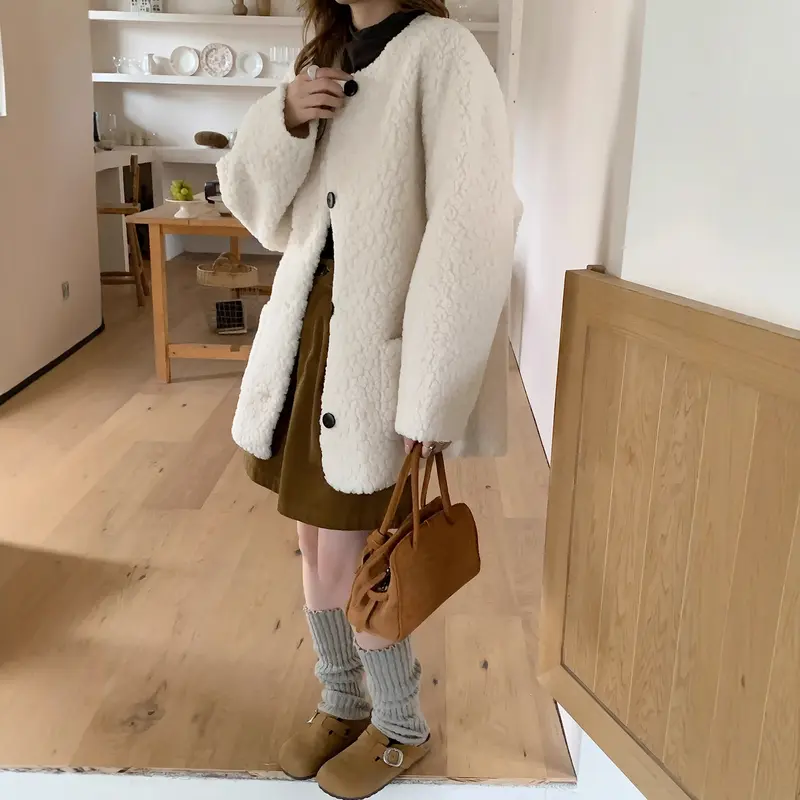 Damen Oversized Teddy‑Mantel mit Rundhals, großer Knopfleiste und aufgesetzten Taschen Drune