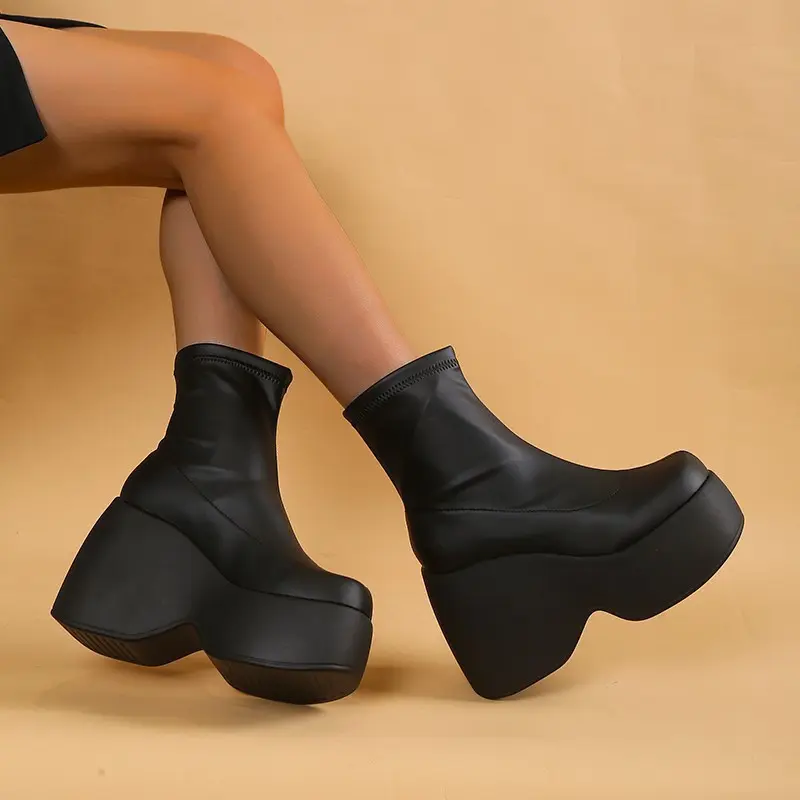 Damen Plateausock-Boots mit skulpturaler Keilsohle und Stretchschaft Drune