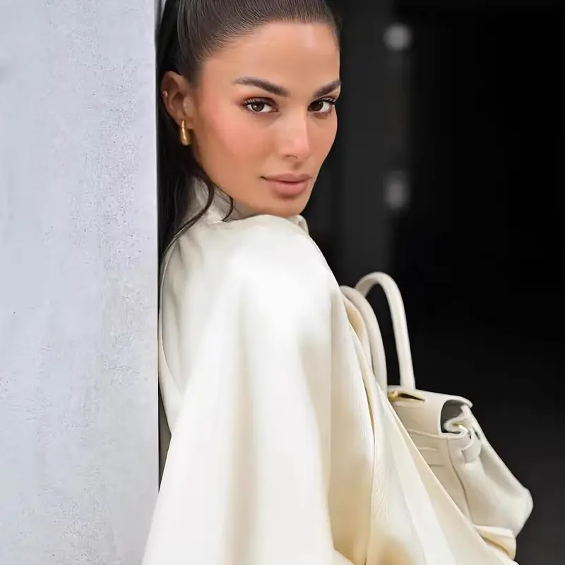 Damen Satin-Cape-Bluse mit Reißverschluss, Ballonärmeln und gerafftem Saum Drune