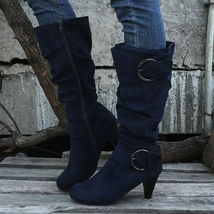 Damen Slouch‑Stiefel mit konischem Absatz, spitzer Leiste und Zierschnallen Drune