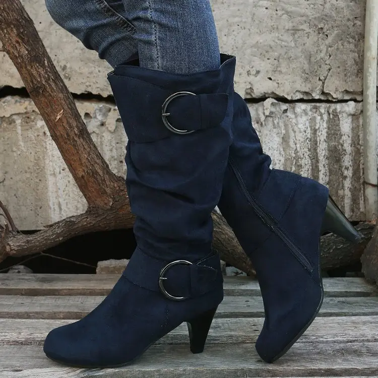 Damen Stiefel mit weichem Kunstvelours, Schlupf-Schaft und Zierschnallen Drune