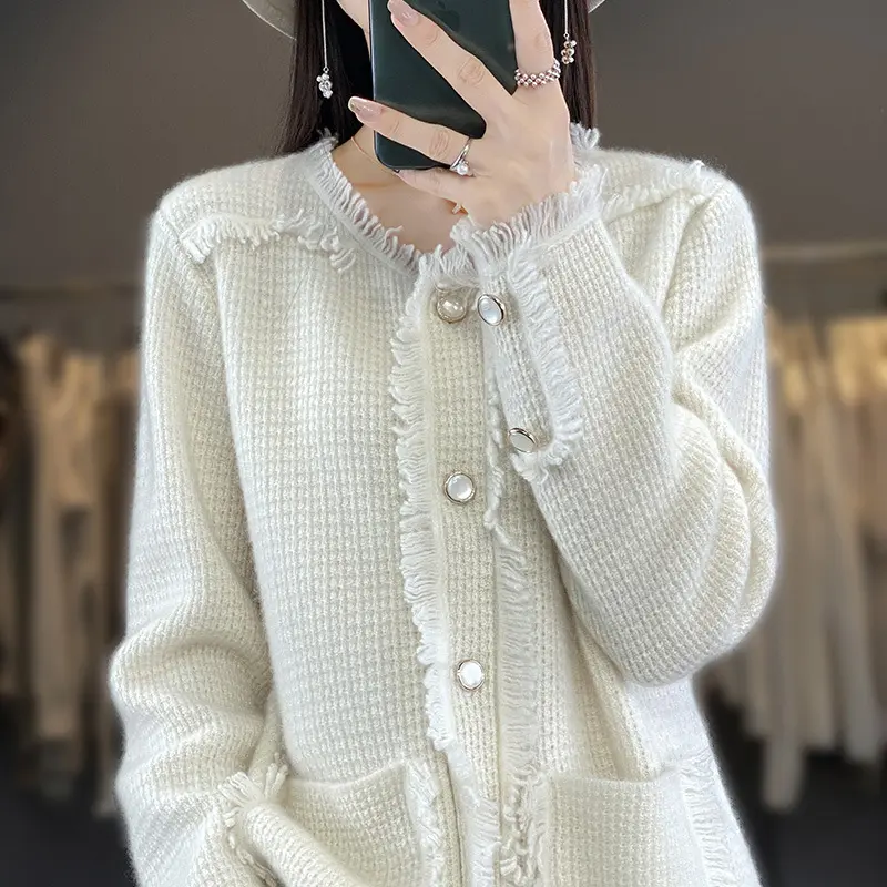 Damen Strickcardigan mit Fransenblende, Perlmuttknopfleiste und aufgesetzten Taschen Drune