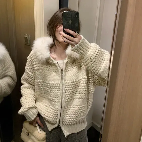 Damen Strickjacke mit durchgehendem Reißverschluss und kuscheligem Kunstpelzkragen Drune