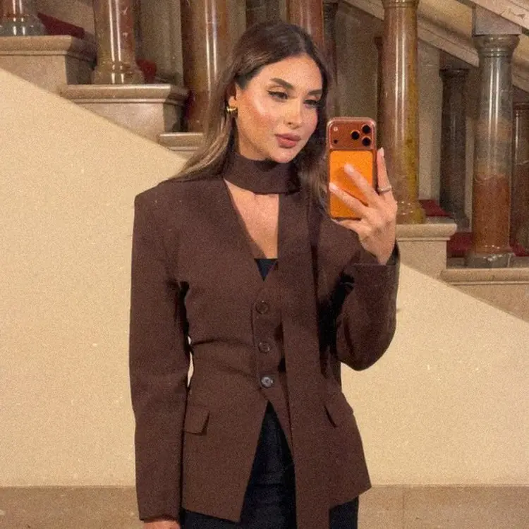Damen Taillierter Blazer mit Schalkragenband, dreifacher Knopfleiste und Pattentaschen Drune