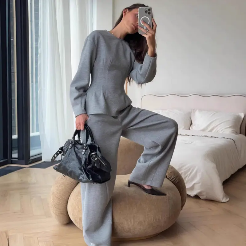 Damen Tailliertes Peplum-Oberteil mit Wiener Nähten und weitem Lounge-Hosen-Set Drune