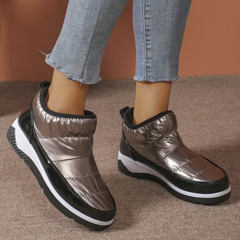 Damen Wattierte Slip-On Sneakers mit glänzendem Lackfinish und keilförmiger Komfortsohle Drune