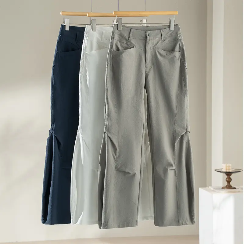 Damen Weite hochgeschnittene Hose mit seitlichen Schlitz‑Panels und markanten Nahtdetails Drune