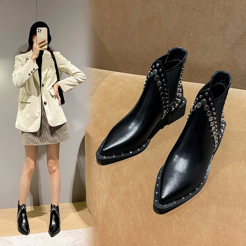 Damen Western-inspirierte Kurzschaft-Ankle-Boots mit spitzer Zehenpartie und Nietenbesatz Drune