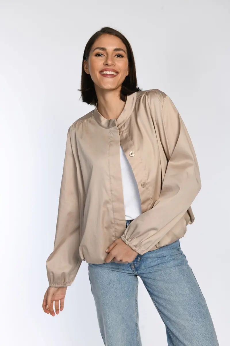 Femininer Blouson mit legerer Eleganz