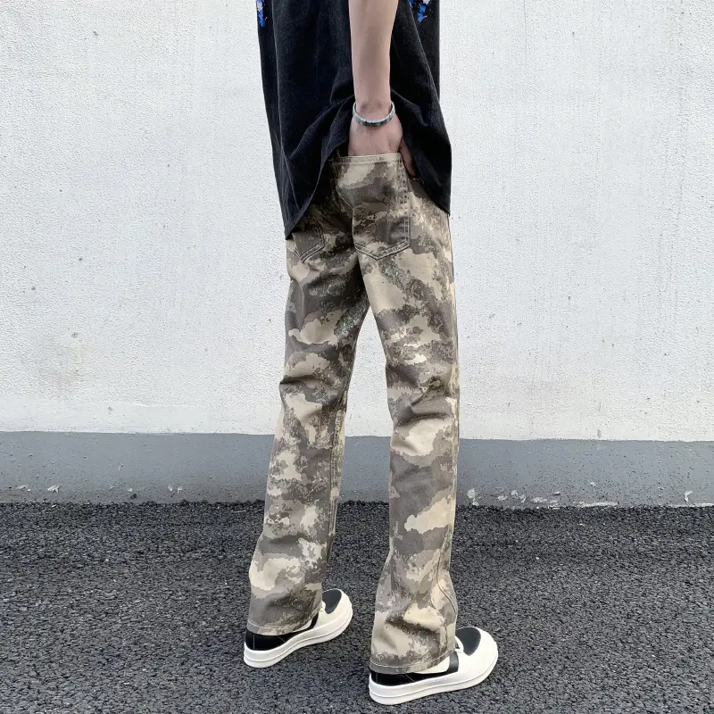 Herren Camouflage-Canvas-Cargohose im geraden Schnitt mit sichtbaren Nahtpaneelen Drune