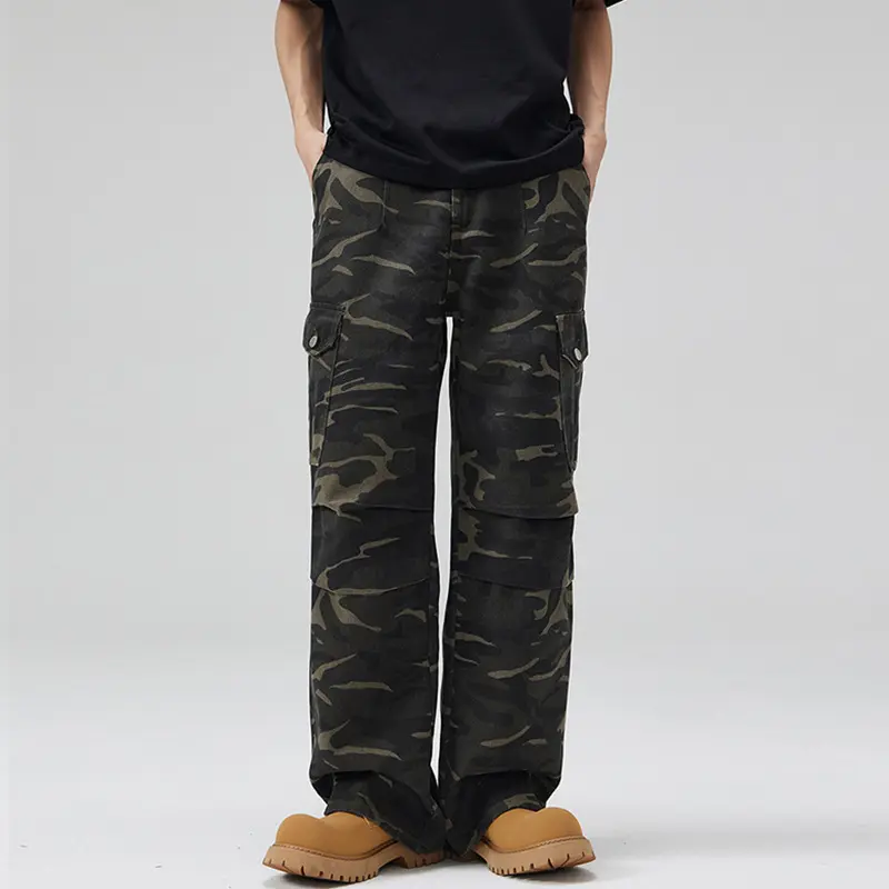 Herren Cargohose im weiten Baggy‑Cut mit Camouflage‑Print, Knieabnähern und Pattentaschen Drune