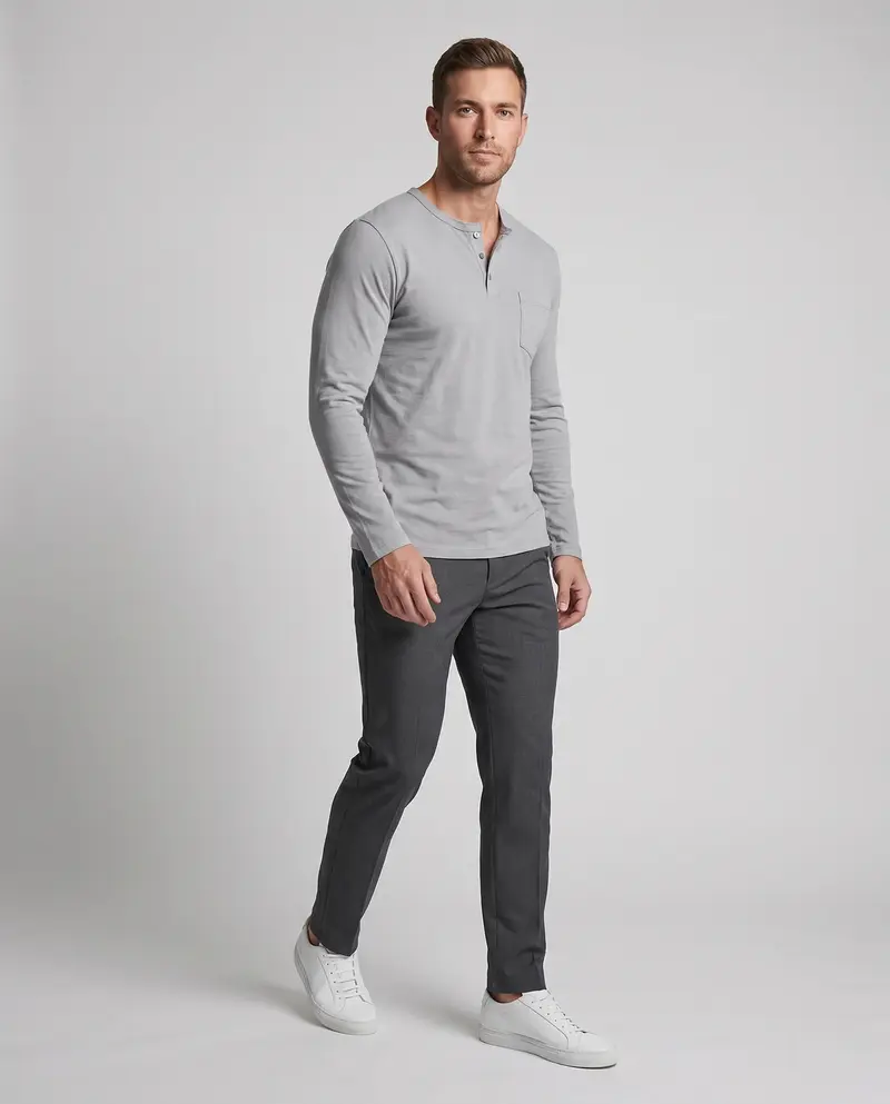 Herren Langarm-Henley-Shirt mit Brusttasche und dezenter Knopfleiste