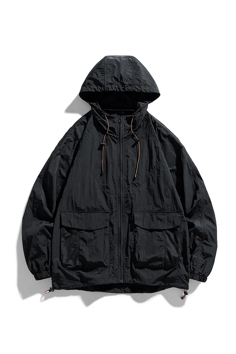 Herren Leichte Outdoor-Jacke mit verstellbarem Kapuzensystem