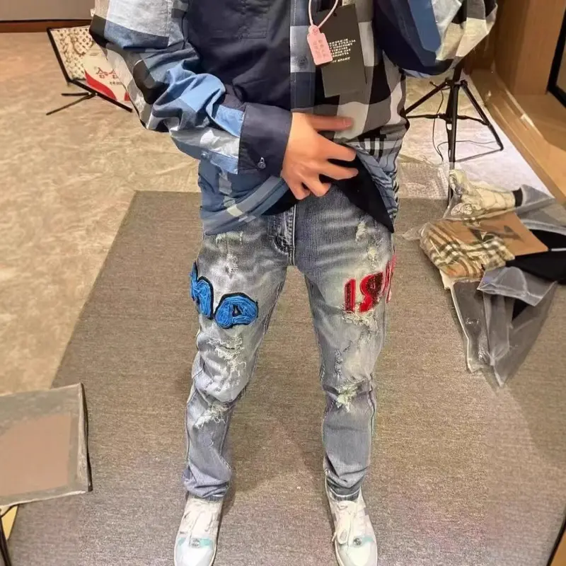 Herren Modische Jeans mit Aufnähern und Distressed-Effekten Drune